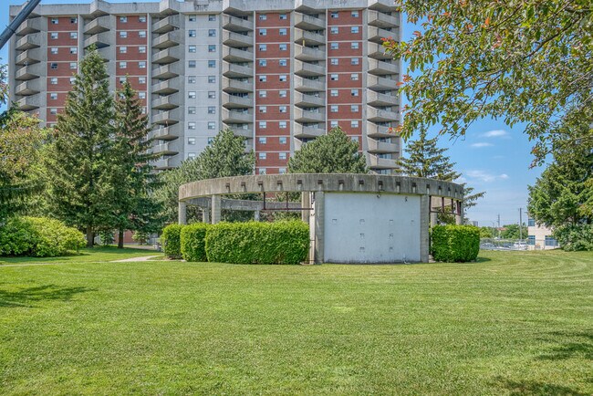 Building Photo - NEWLY RENOVATED TWO BEDROOM BEHIND WHITEOAKS MALL