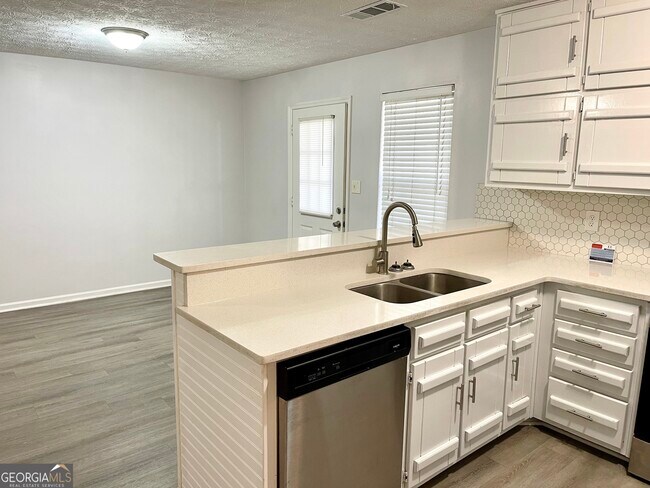 Building Photo - 300 S Jeff Davis Dr