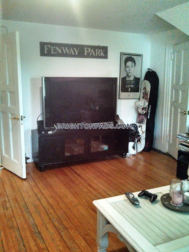 Primary Photo - 155 Kilsyth Rd