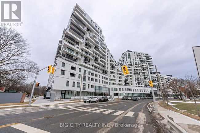 Photo du bâtiment - 1050 Eastern Ave