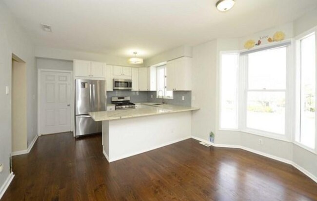 Foto del edificio - 542 Ridgeland Ter