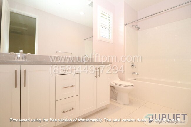 Foto del edificio - BEAUTIFUL 3 BED 2.5 BATH WITH PERSONAL SPA...