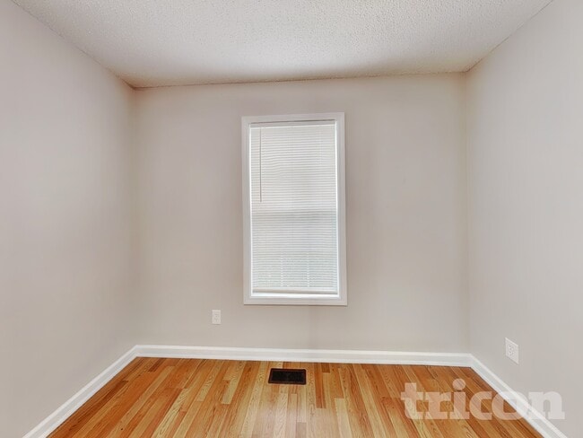 Building Photo - 4112 Zebulon Ave SW