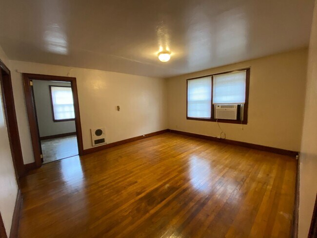Foto del edificio - 1 Bedroom 1 Bath Apt