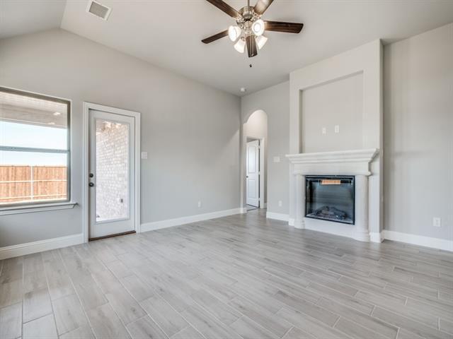 Foto del edificio - 512 Redbud Dr