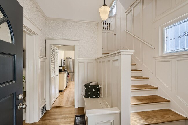 Foto del edificio - Queen Anne Home