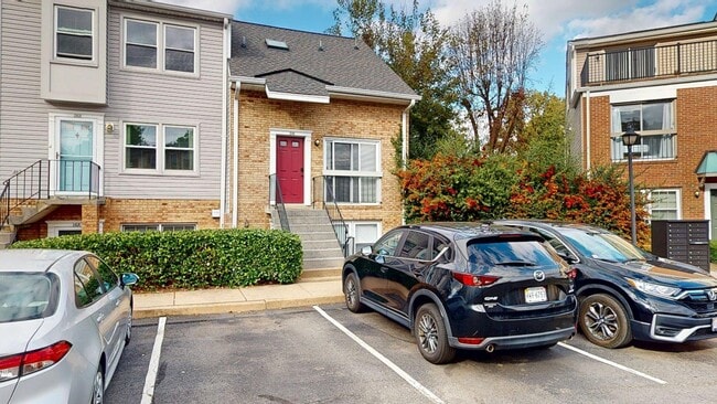 Photo - 134 N Bedford St Townhome