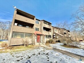 Building Photo - 164 Towne House Rd