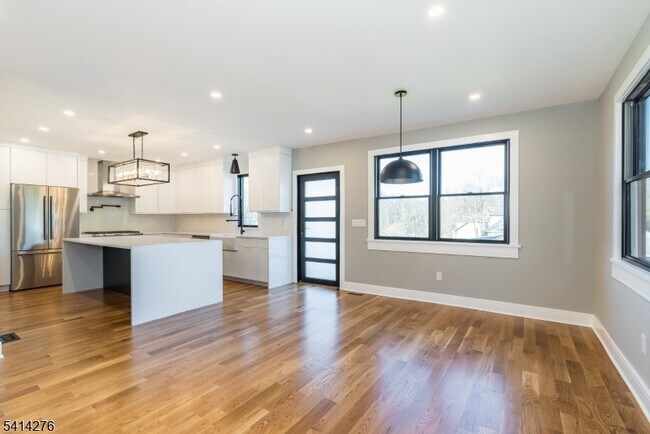 Building Photo - 76 Burnet Rd