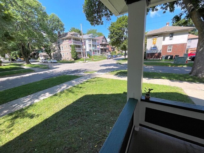 Foto del edificio - 1617 Chadbourne Ave