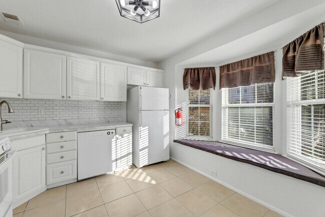 Foto del edificio - 2198 Kent Ct