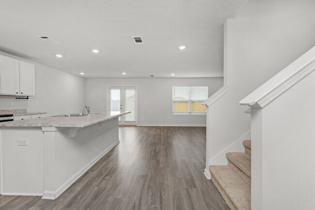 Building Photo - Spacious 5BR Beauty with Loft & Community Amenities – Available February 7th