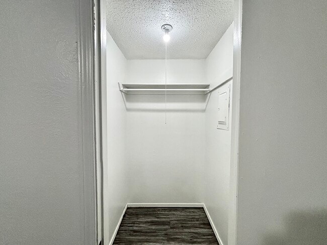 Building Photo - Candlewood Apartments
