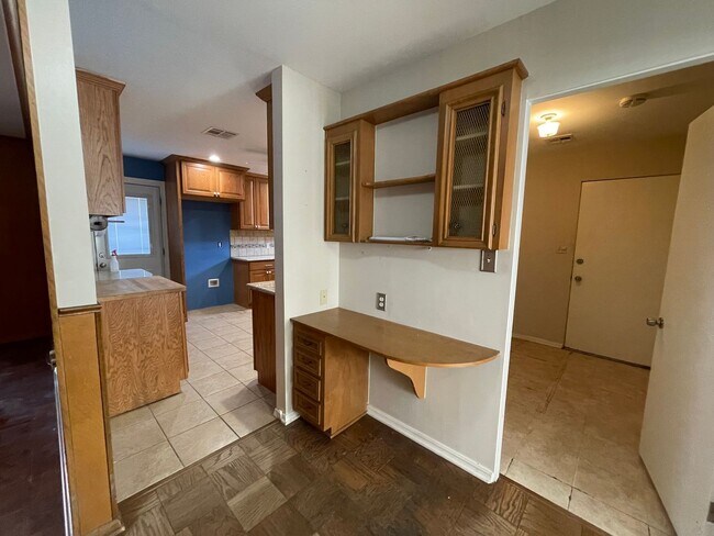 Foto del edificio - 5817 E 56th St