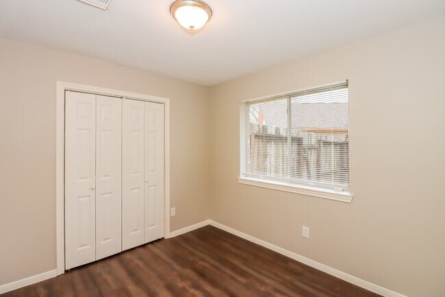 Foto del edificio - 5620 Giving Grace Way
