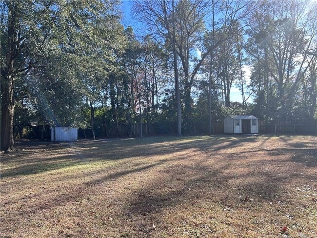 Building Photo - 4805 Old Field Rd