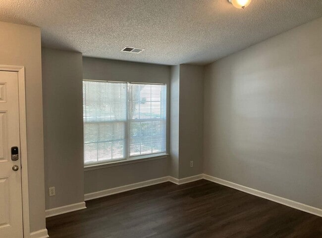 Foto del edificio - 5527 Black Fox Ct