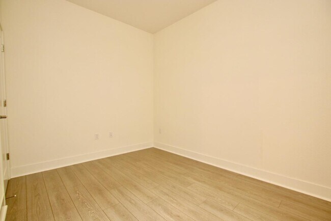 Foto del edificio - 1082 Goldenstar Pl