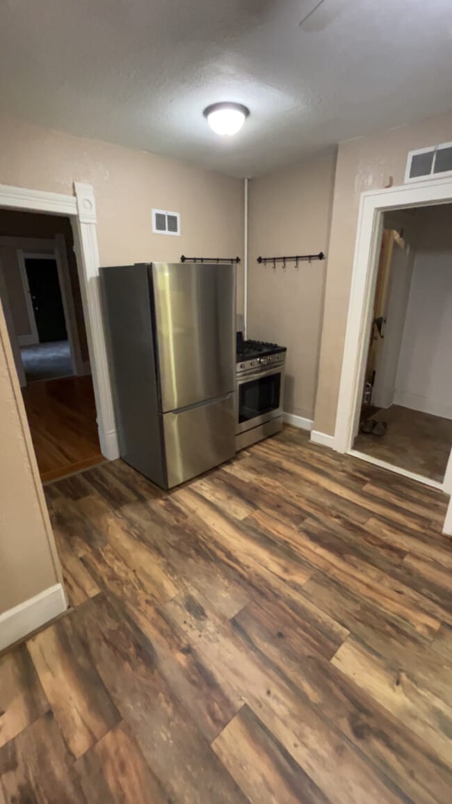 Kitchen - 1027 43rd Ave N