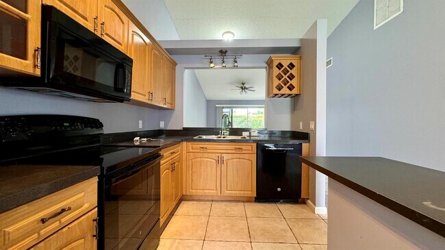 Building Photo - 1290 Riverside Cir