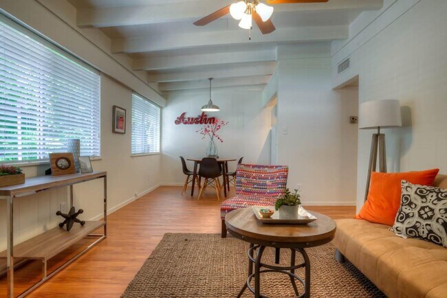Foto del edificio - 3011 Whitis Ave