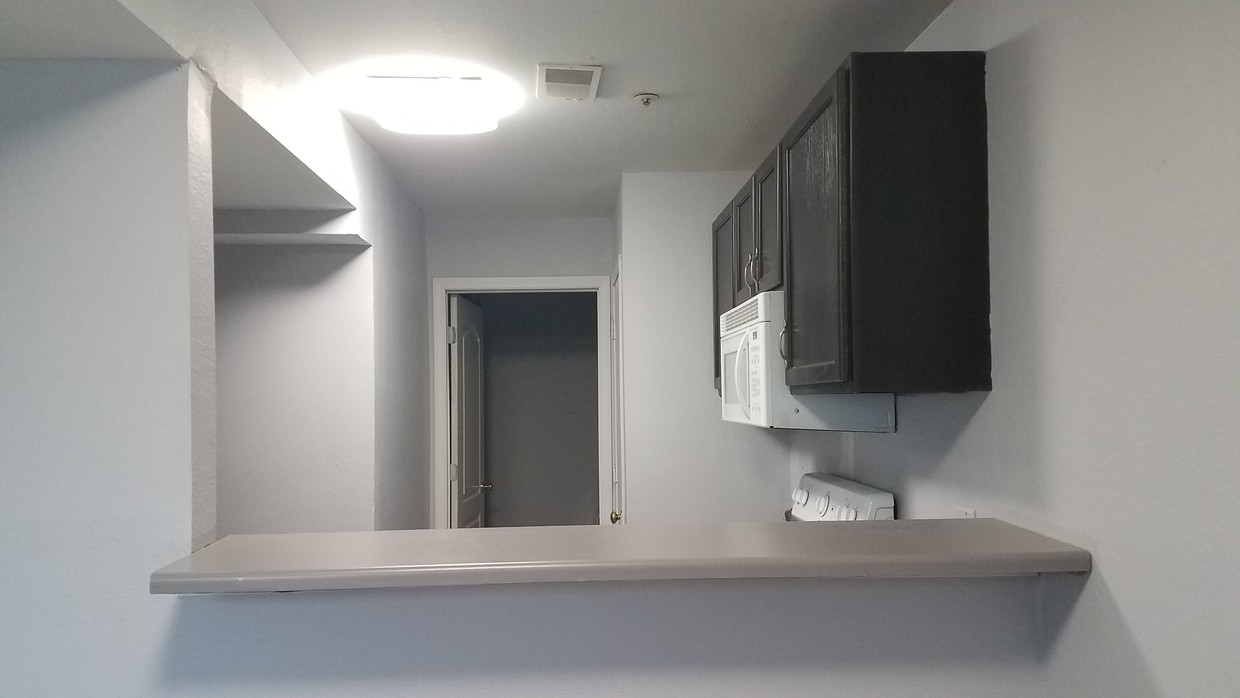 Foto principal - 5900 E 136th St