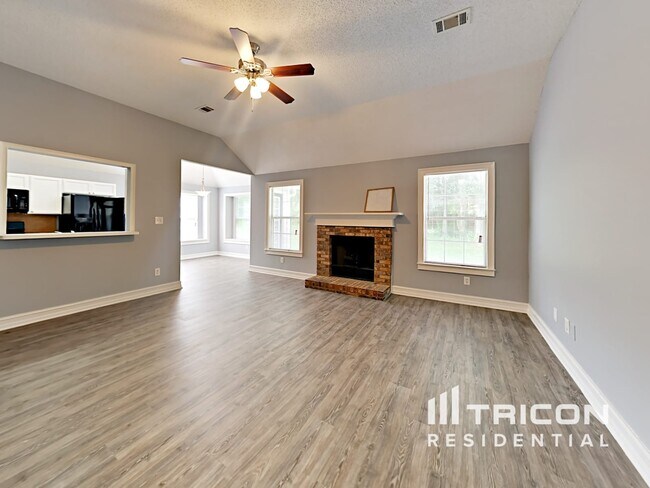 Foto del edificio - 301 Spivey Ridge Cir