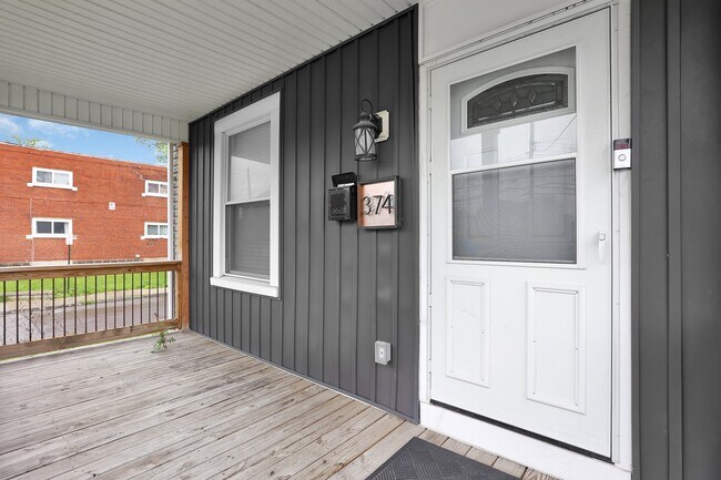 Building Photo - 374 N Champion Ave