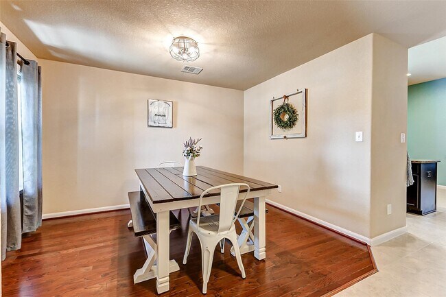 Foto del edificio - 9973 Spring Rock Ln