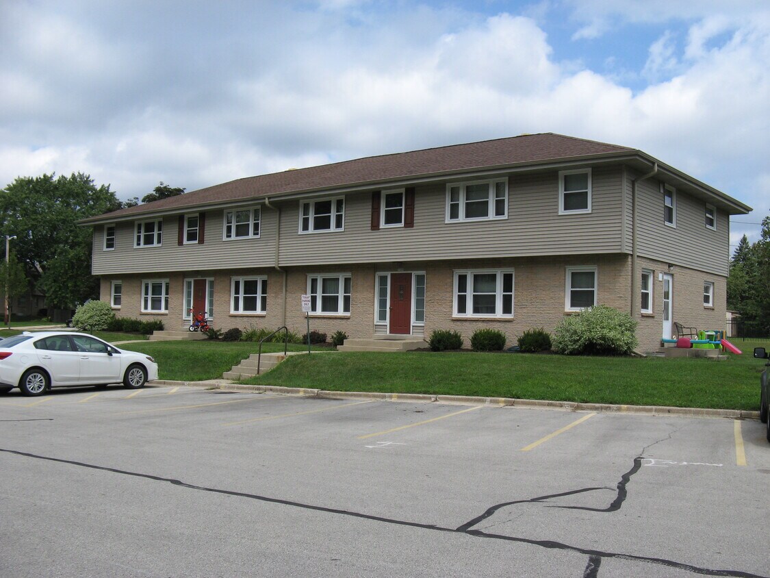 7210 Euston St, Greendale, WI 53129 Apartments in Greendale, WI
