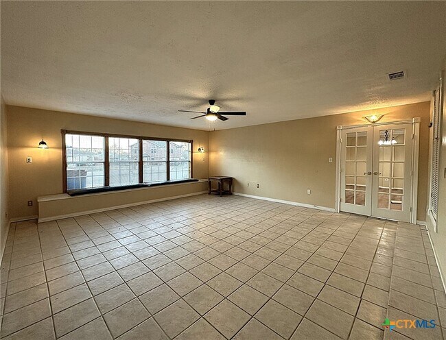 Building Photo - 2312 Guy Cir