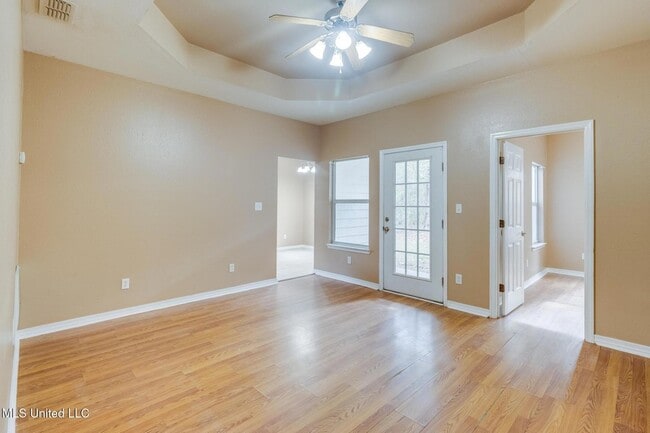 Building Photo - 6085 W Bolivar St