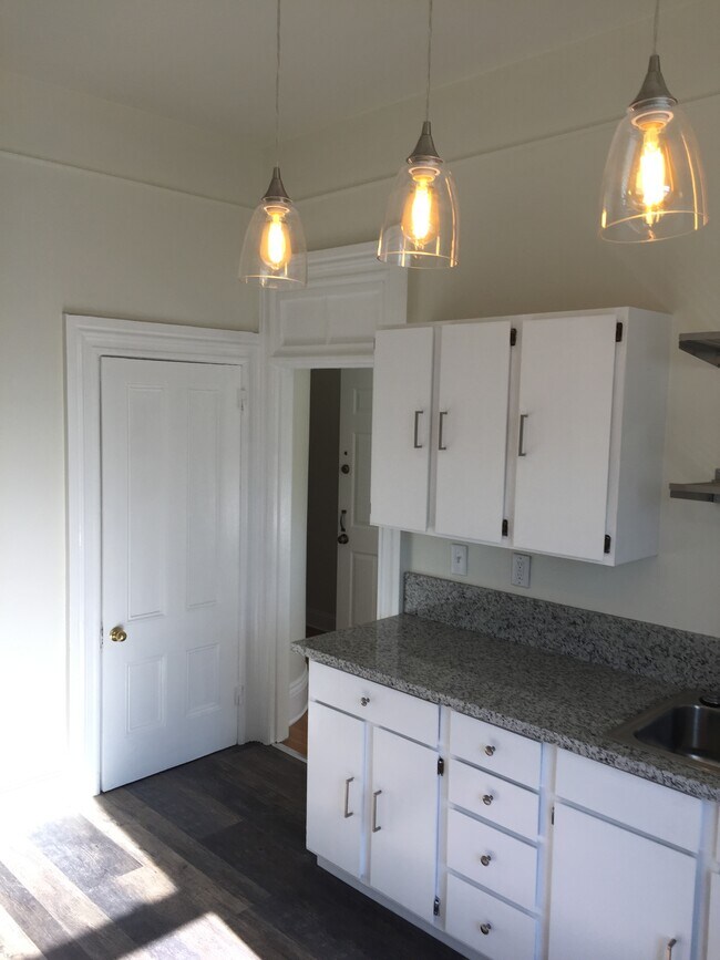kitchen - upgraded - 1215 Sacramento St