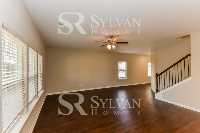 Building Photo - Lease today! No extra charge for contentme...