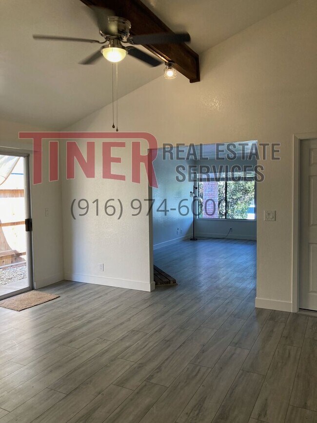Foto del edificio - 5968 Moss Creek Cir