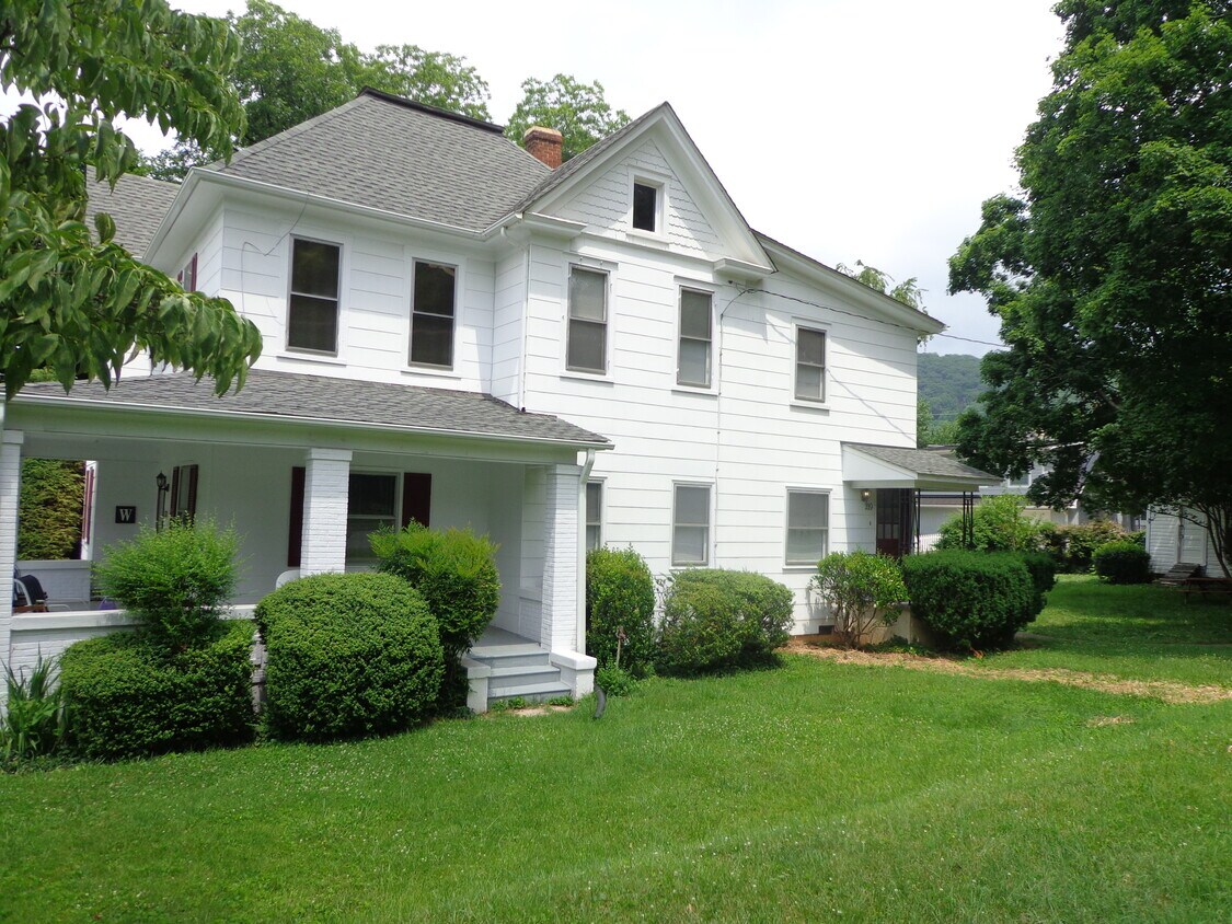 Primary Photo - 2530 Rosalind Ave SW