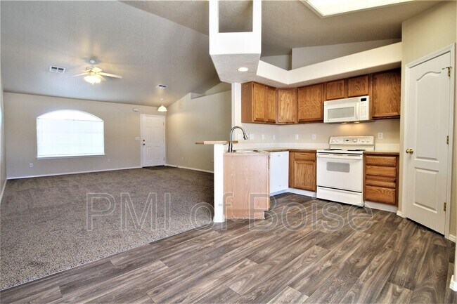 Foto del edificio - 4353 S Wildbrook Ave