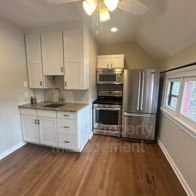 Foto del edificio - 902 Cherry St SE