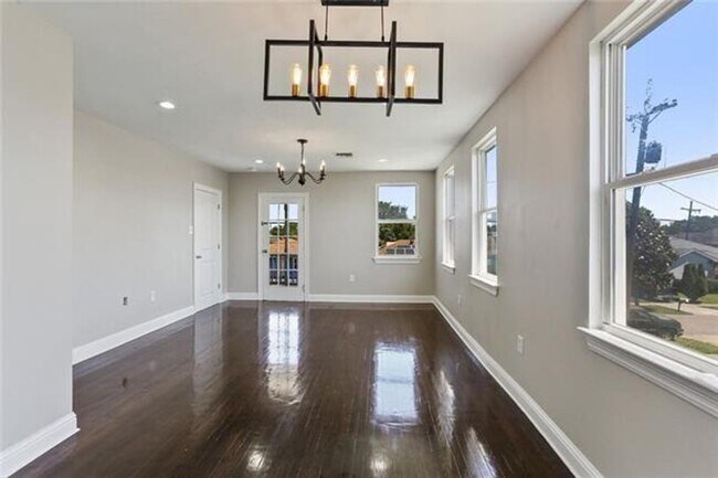 Foto del edificio - Spacious 2BD/1BA in Gentilly