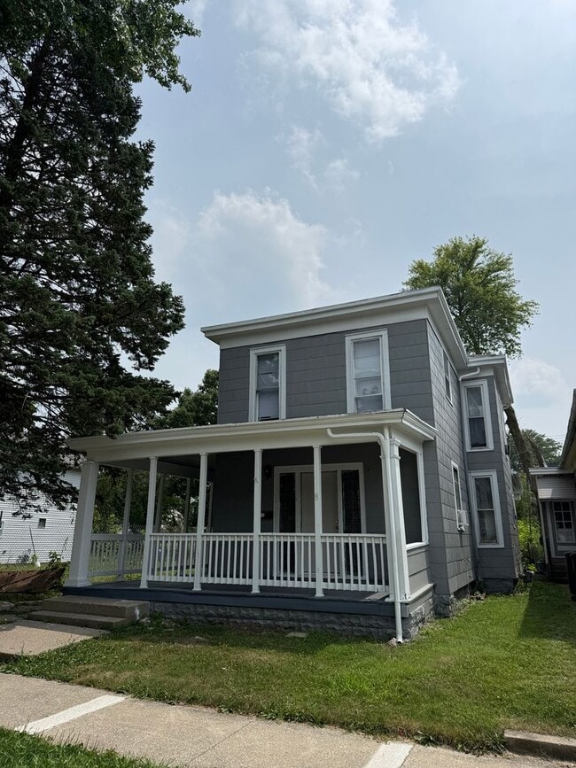 Building Photo - 227 W Williams St