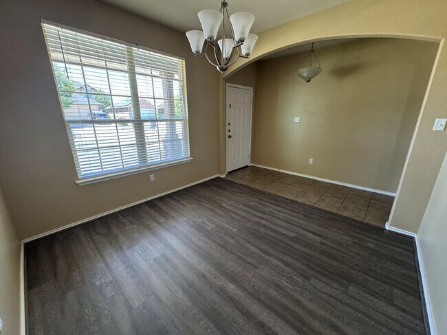 Foto del edificio - 6406 Clear Brook Dr