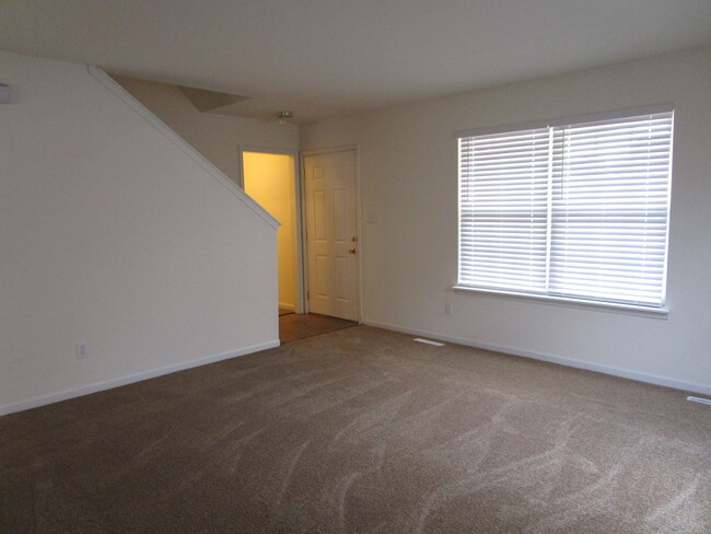 Building Photo - 2413 Northampton Dr