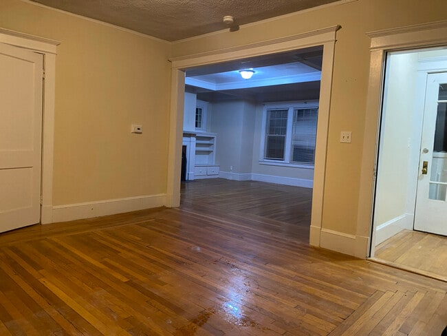 Building Photo - 22 Westernview St