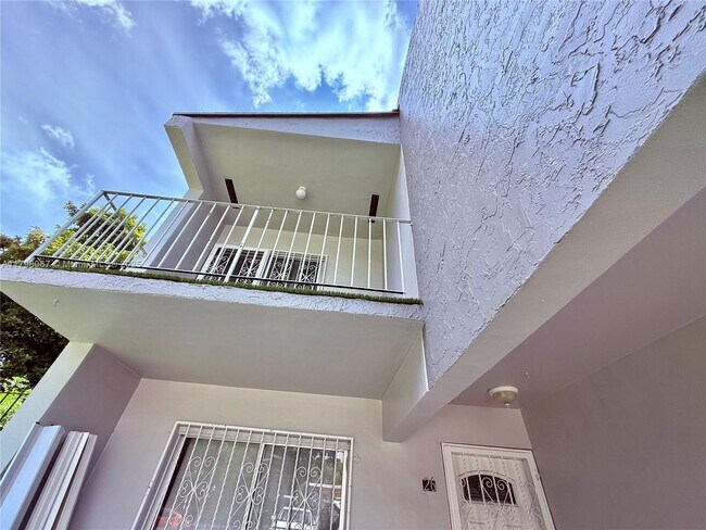 Foto del edificio - 2415 NW 11th St