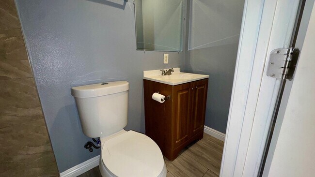 Foto del edificio - 2 Bedroom Attached Condo Ready for Move-in