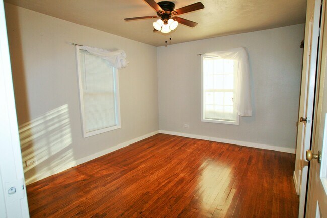 Foto del edificio - 404 Briggs St