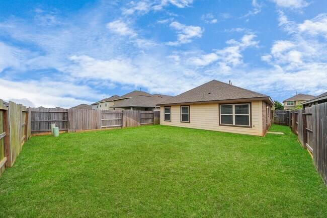 Building Photo - 32615 Orchard Haze Dr