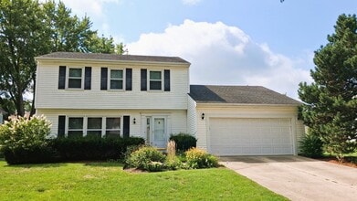 Building Photo - 920 Chaucer Way
