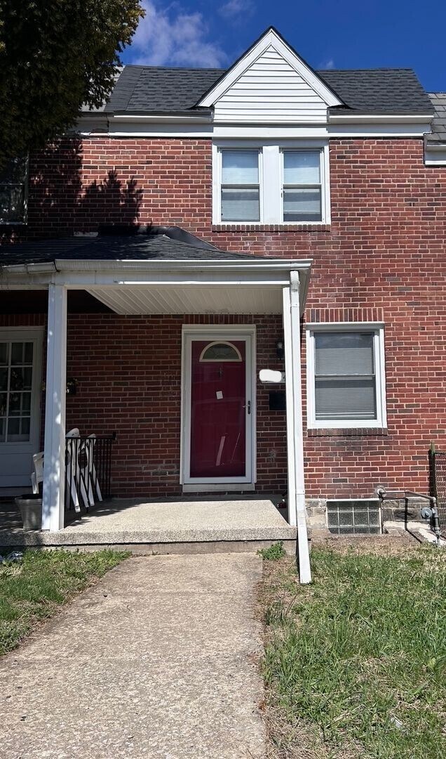 Foto del edificio - 3 Bedroom with Fenced in Rear Yard