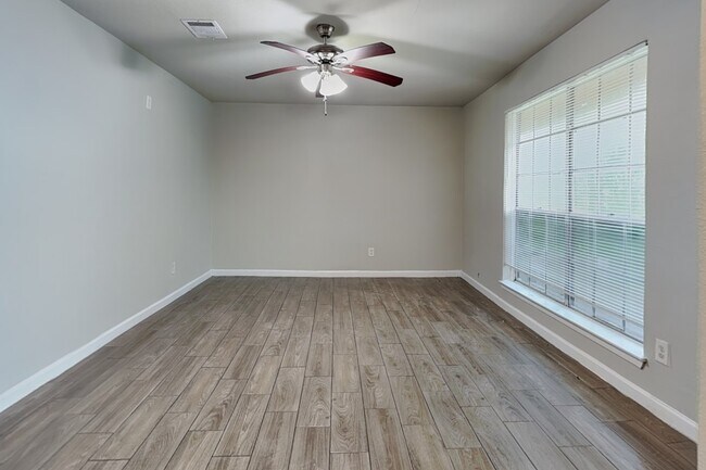 Foto del edificio - 4523 Bayou Vista Dr